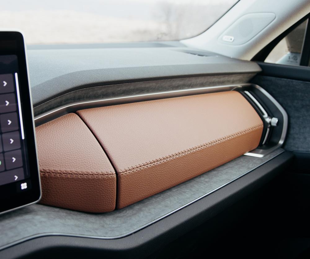 Q-Lab_Standards_J2412_CarInterior